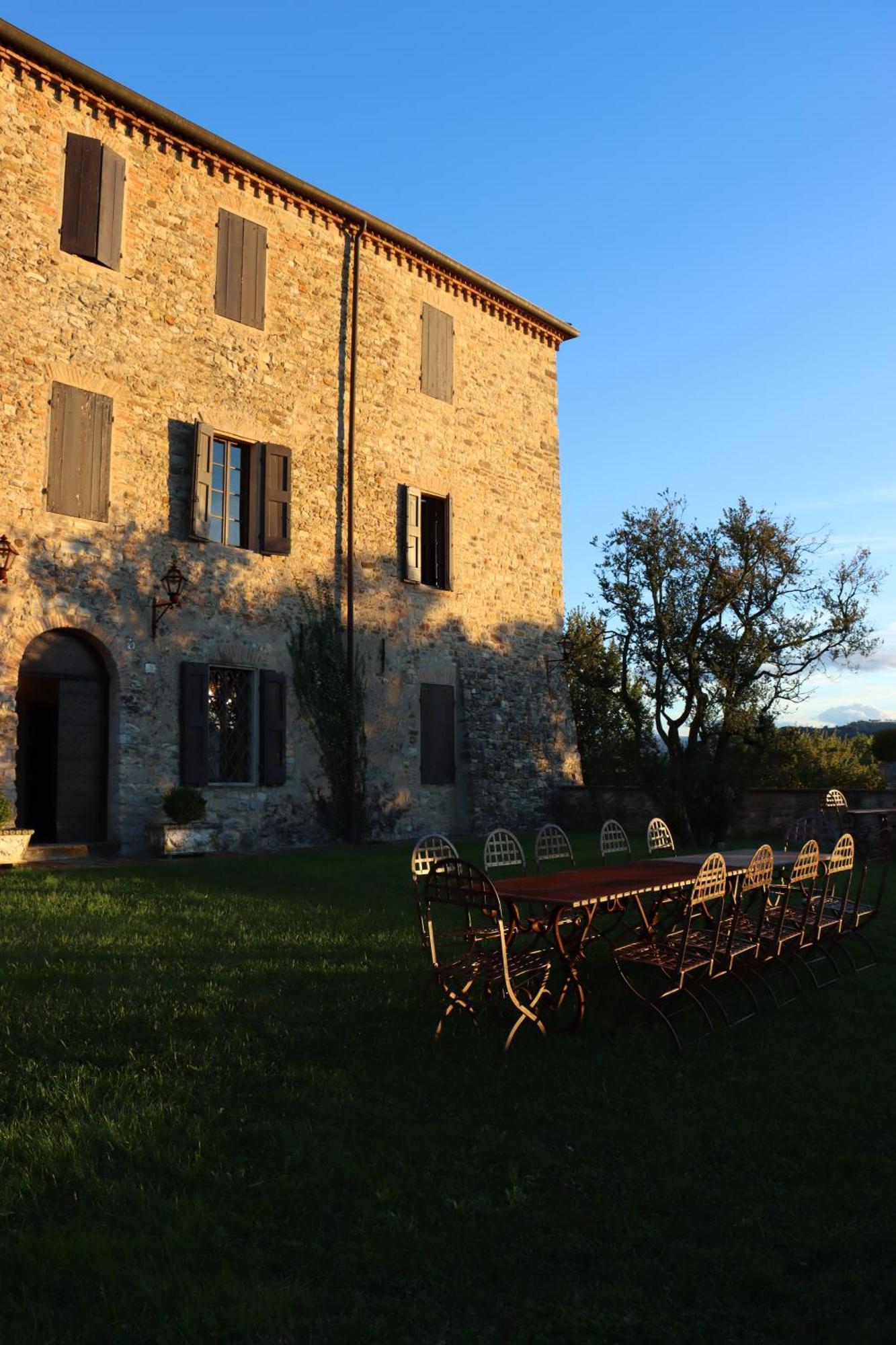 Castello Di Viano Villa Exterior photo