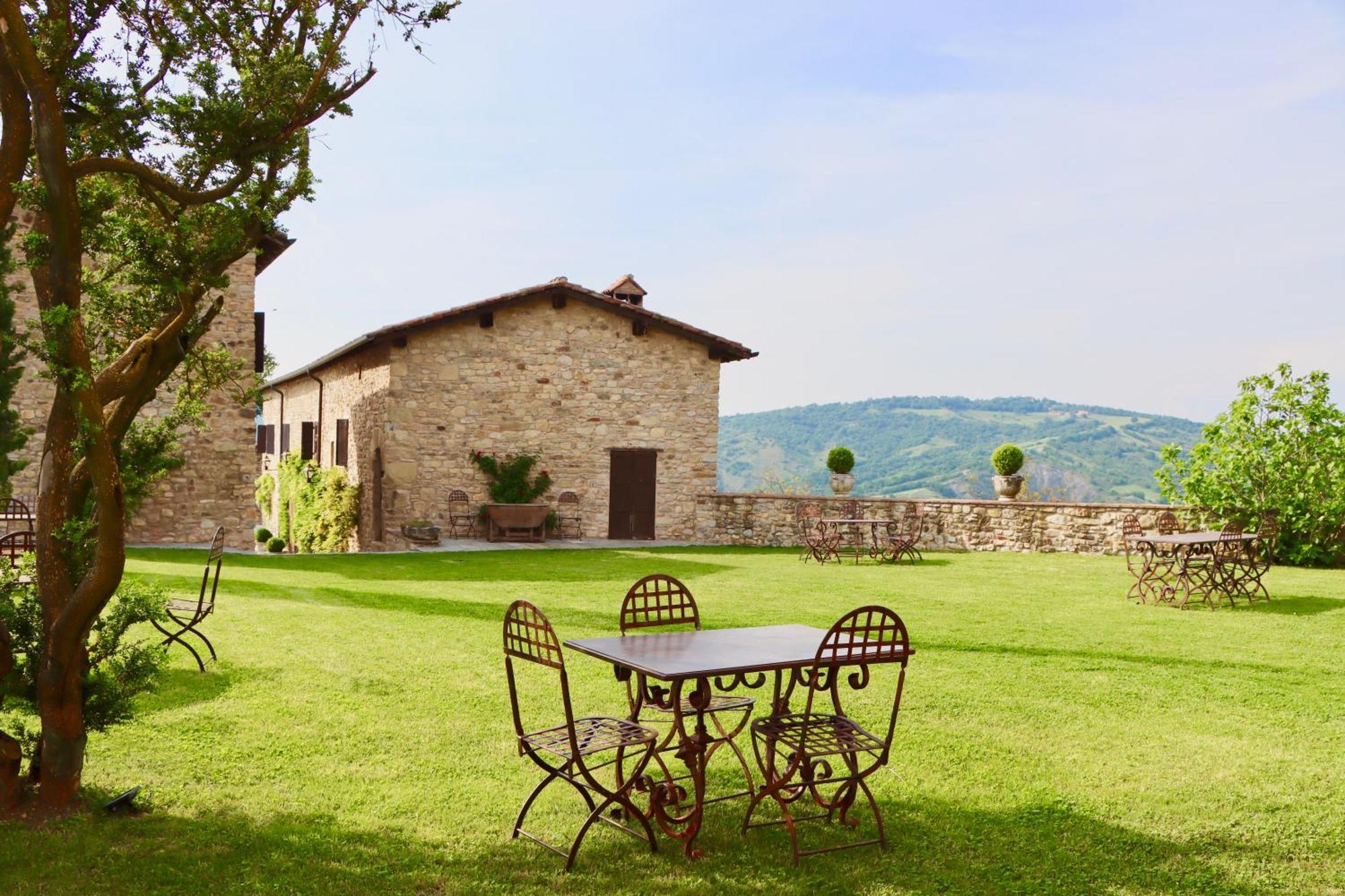 Castello Di Viano Villa Exterior photo