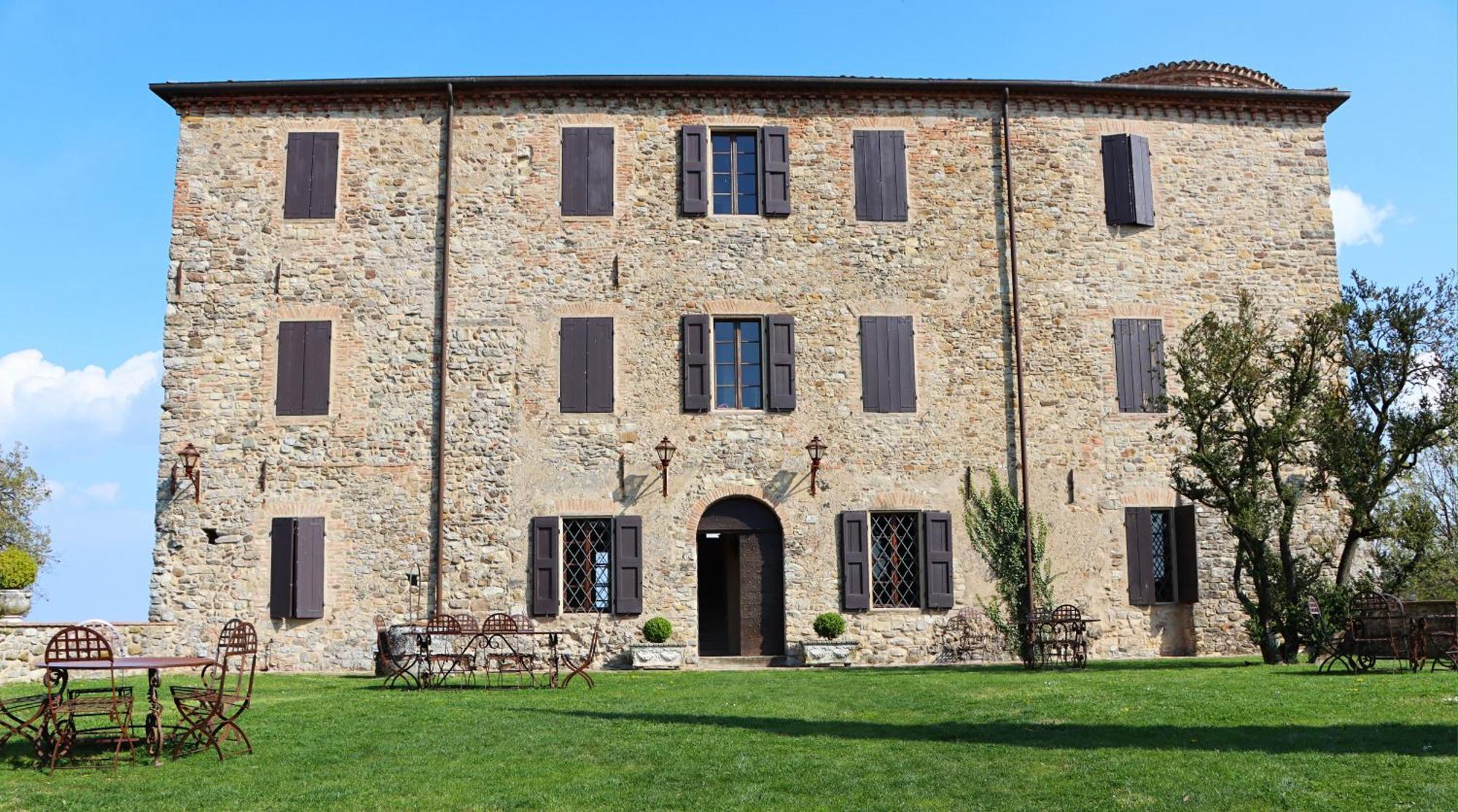 Castello Di Viano Villa Exterior photo